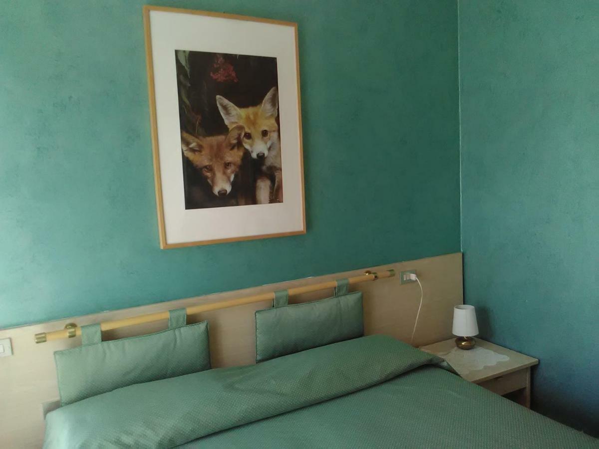 Hotel Cristallo Пескиера дел Гарда Екстериор снимка