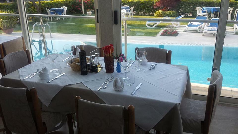Hotel Cristallo Пескиера дел Гарда Екстериор снимка