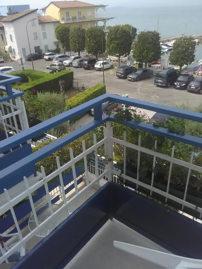 Hotel Cristallo Пескиера дел Гарда Екстериор снимка